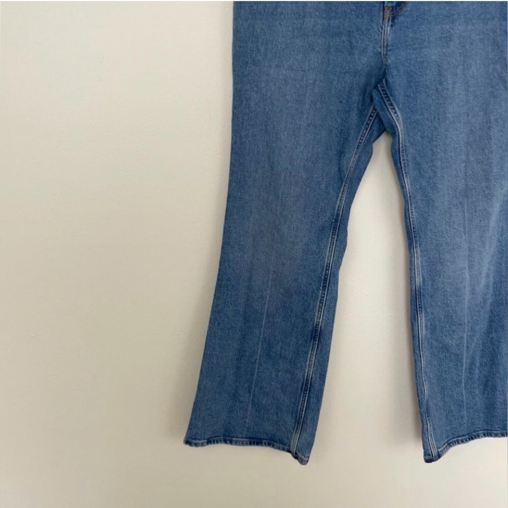 Abercrombie & Fitch Curve Love High Rise The Vintage Flare Jeans Size 18 - Picture 3 of 5